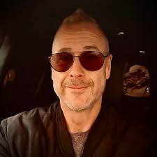 Can any one point me in the right direction for a good auto electrician  please that's good at what he does and that's available to come out and  take a look at