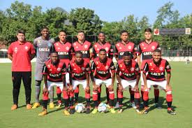 Os garotos do ninho começaram a partida . Flamengo Campeao Em 2016 Traz Elenco Renovado Para A Copinha 18 Torcedores Noticias Sobre Futebol Games E Outros Esportes
