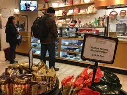 Tickets, tours, hours, address, savannah's candy kitchen reviews: Atlanta Ga Edition Hartsfield Jackson Atlanta International Airport Savannah S Candy Kitchen Candace Lately