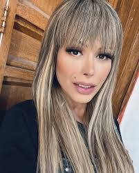 Amanda Lara's Instagram, Twitter & Facebook