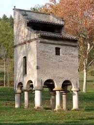 Saurs 81 Tarn Pigeonnier Extraordinaire Pigeonnier Architecture Historique Architecture Ancienne