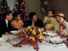 Tras la separación de marcela basteri y luis gallego, padres del cantante, la modelo se llevó a sergio a vivir sergio tuvo algunos intentos como cantante en la televisión mexicana y española, pero eran. Asi Es Actualmente La Vida Sergio Basteri El Hermano Menor De Luis Miguel En 2021 Luis Miguelitos Familia En Navidad