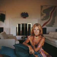 De la wikipedia, enciclopedia liberă. Britt And Her Brother By Slim Aarons