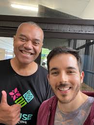 Sarah Lin (@_writehanded_)