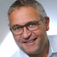 9 Profile mit dem Suchbegriff „Tom Schindler“