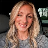 Sarah Liggett's Instagram, Twitter & Facebook