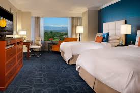 Jw Marriott Denver Cherry Creek Double Double Guest Room Mountain View Relax Holiday Bedroom Design Styles Modern Bedroom Design Interior Design Bedroom