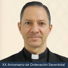 Alfonso Velarde's Instagram, Twitter & Facebook