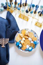 Modern Hanukkah Decorations For The Modern And Classy Jew In 2020 Hanukkah Decorations Hannukah Decorations Chanukah Decor