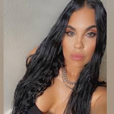 Krystal Avery's Instagram, Twitter & Facebook