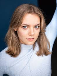 Dancing in the Shadow, Series, Daily Life, LGBTQI+, Musical, 2021-2022