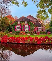 Für alle anderen verwendungen siehe niederlande (begriffsklärung). Giethoorn Niederlande Giethoorn Beautiful Places Cottage Style Homes