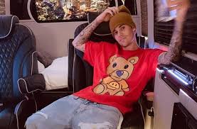 Pestii gelatinosi traiesc la mari adancimi unde presiunea este de cateva ori mai mare decat in apele. Justin Bieber Am Ajuns De La Cel Mai Adorat Om La Cel Mai Urat Ridicol Si Judecat Din Lume