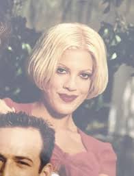 What's your favorite/least favorite Donna hairstyle? 💇‍♀️ :  r/BeverlyHills90210