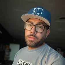 Free men's haircuts in Brick