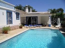 Apartamentos con balcón, garaje y trastero. 3 Bedroom Villa Guia Algarve 8 People Casa