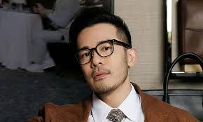 Malaysian actor Zhang Yaodong expresses gratitude to supporters of his food  stall in Singapore