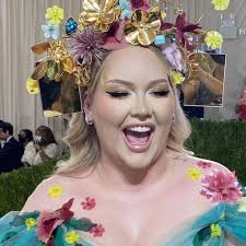 YouTuber NikkiTutorials pays tribute to activist Marsha P. Johnson at the  MET Gala