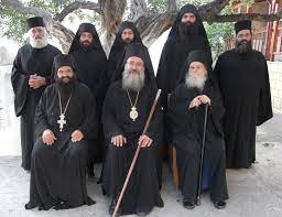 Μάλιστα πολλοί ντόπιοι μένουν εδώ όλο το καλοκαίρι, στα δωματιάκια της μονής, όπου υπάρχουν οι βασικές ανέσεις (κουζίνα, νερό, μπάνιο, κλπ), ενώ προσφέρεται και φαγητό το μεσημέρι. Iera Monh Koydoyma Iera Mhtropolis Gortynhs Kai Arkadias