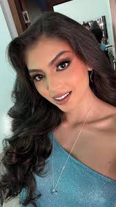 Feeling great at my 22's era✨👑 Tengo tanto que agradecer de este año  maravilloso. Lo mejor? Que el que comienza hoy, va aún mejor!😍 Fotografía:  @maikolgph Body: @_juniorquero_ M&H: @carlosm.makeup Calzado:  @vizzano_panama #