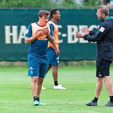 Max is related to harry k kruse and gunnar e kruse as well as 2 additional people. Werder Bremen Florian Kohfeldts Tatendrang Trifft Auch Max Kruse Trainer Kurzt Die Leine Des Kapitans News