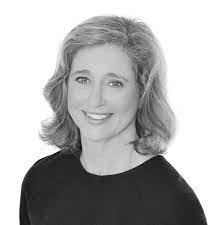 Maria Roach's Instagram, Twitter & Facebook