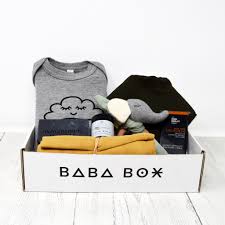 We've scoured the web and pulled from our own experience to find the best new baby gifts for life with a newborn. Mum Baby Sleepy Eye Deluxe Gift Box Baba Box