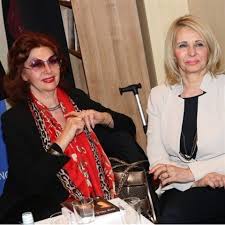 Saskia burešová je známá televizní hlasatelka. Neunavna Saskia Buresova Na Zpravy Se Radeji Nedivam Staci Kalendarium Expres Cz