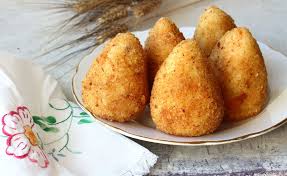 Large pinch of saffron threads 1 cup white wine 7 tablespoons butter 1 onion, finely chopped 1 large garlic clove, crushed 5 cups chicken stock 2 tablespoons thyme Arancini Di Riso Al Ragu La Ricetta Originale Siciliana Cucinare Chiacchierando