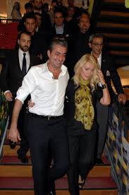 Eşinin gözlerine bakarak şarkıya eşlik eden didem petekkaya'nın o anları kameralara böyle yansıdı. Erkan Petekkaya Evlendi Erkan Petekkayaesi Erkan Petekkaya Evlilik Teklifi Erkan Petekkaya Diziler Erkan Petekkaya Kimdir Erkan Petekkaya Kac Yasinda Erkan Petekkaya Oyle Bir Gecer Zaman Ki