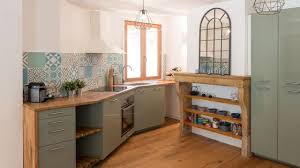 Renovation Cuisine Rustique Avec Carreaux De Ciment Avant Apres Cuisine Rustique Renovation Cuisine Renover Cuisine Rustique