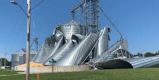 As the derecho moved through ohio, a second storm developed in iowa and tracked into northern illinois. Damage Cost In Iowa Tops 7 5 Billion After August Derecho Storms Ktwb Big Country 92 5