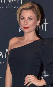 Vous y trouverez les meilleures pièces uniques ou personnalisées de nos boutiques. Etiqueta Madre Solo Hay Dos Serie Netflix En La Nacion