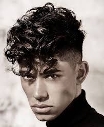 1001 Idees Coiffure Homme Tendance 2018 Un Degrade D Idees Coiffure Homme Tendance Cheveux Homme Coiffure Homme
