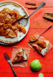 Caramel Apple Cheesecake Tart Minimalist Baker Recipes Recipe Caramel Apple Cheesecake Cheesecake Tarts Naturally Sweetened Desserts