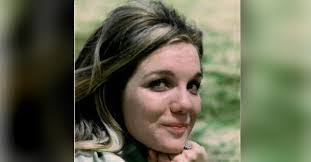 Jonette Lee's Instagram, Twitter & Facebook