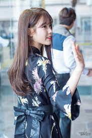 Iu can pull off almost any look, but short hair is one that she has fully mastered. Do You Prefer Long Hair Iu Aiyu