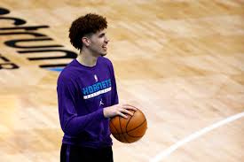 His playing position is point guard. Lamelo Ball Highlight Video Watch Hornets Rookie Toss Underhand Full Court Pass Draftkings Nation