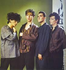 Avec la clope toujours entre tes lèvres, ce regard qui donne envie de partager tout avec… 3sex Indochine Last Fm