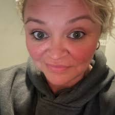 Amanda Slaton's Instagram, Twitter & Facebook