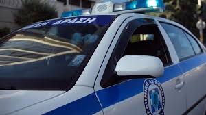 Ένα ακόμα περιστατικό επίθεσης σε γυναίκα με καυστικό υγρό φαίνεται πως καταγράφηκε στην αθήνα. Epi8esh Me Kaystiko Ygro Sthn Kypselh Ti Problhmatizei Toys Astynomikoys Kai Ta Senaria Poy E3etazoyn