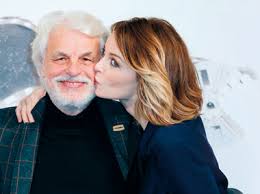 Michele placido ha avuto un figlio, inigo, nato nel 1988 da un rapporto extraconiugale con virginie alexandre. Su Un Palco Di Periferia Per Il Papa Lo Farei Credere