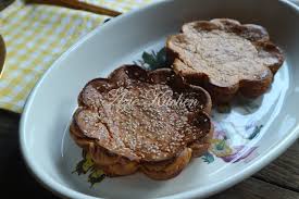 The rich, moist, and bouncy texture is what southeast asians love about kue bingka. Bingka Labu Yang Sedap Azie Kitchen