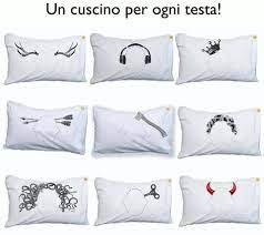 Federe per la casa divertenti, ideali per arredare la camera da letto di una coppia innamorata (non necessariamente), belle e divertenti. Pillow Twisted Twee Homewares Design Miss Cuscini Da Letto Cuscini Idee Per Regali