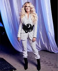 Kane brown and kelsea ballerini host the 2021 cmt music awards tonight at 8/7c on cmt. Carrie Underwood Slays In Silver Sparkles At 2021 Cmt Music Awards The Great Celebrity