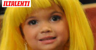 TV-katsojat kauhistuivat: 3-vuotias lapsimissi puettiin prostituoiduksi