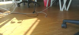 Im casando ratgeber zeigen wir ihnen, wie man den bodenbelag schwimmend verlegt. Welcher Bodenbelag Furs Buro Ratgeber Von Avb