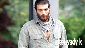 He has received a golden butterfly award for best actor in a romantic comedy in 2018 for his role in erkenci kuş. Ù…Ø¹Ù„ÙˆÙ…Ø§Øª ÙˆØ­Ù‚Ø§Ø¦Ù‚ Ø¹Ù† Ø§ÙˆØ²ØºÙˆØ± Ø¨Ø·Ù„ Ù…Ø³Ù„Ø³Ù„ Ø§Ù„Ø³ÙŠØ¯ Ø§Ù„Ø®Ø·Ø£ Bay Yanlis Ø§Ù„Ù…Ù…Ø«Ù„ Ø§Ù„ØªØ±ÙƒÙŠ Ø§Ù„ÙˆØ³ÙŠÙ… Ø¬Ø§Ù† ÙŠÙ…Ø§Ù† Can Yaman