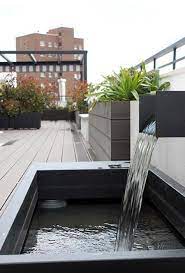 En ésta web te ofrecemos fuentes de agua para terrazas para que rediseñes tu espacio preferido y lo adaptes como zona de relax para escapar del ritmo acelerado de la vida. Fuente En Terraza De Eventos Fuentes Para Jardin Jardines Diseno De Jardin