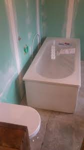 Wenn man dinge selbst macht, kann man auf der baustelle geld sparen. Badewanne Einbauen